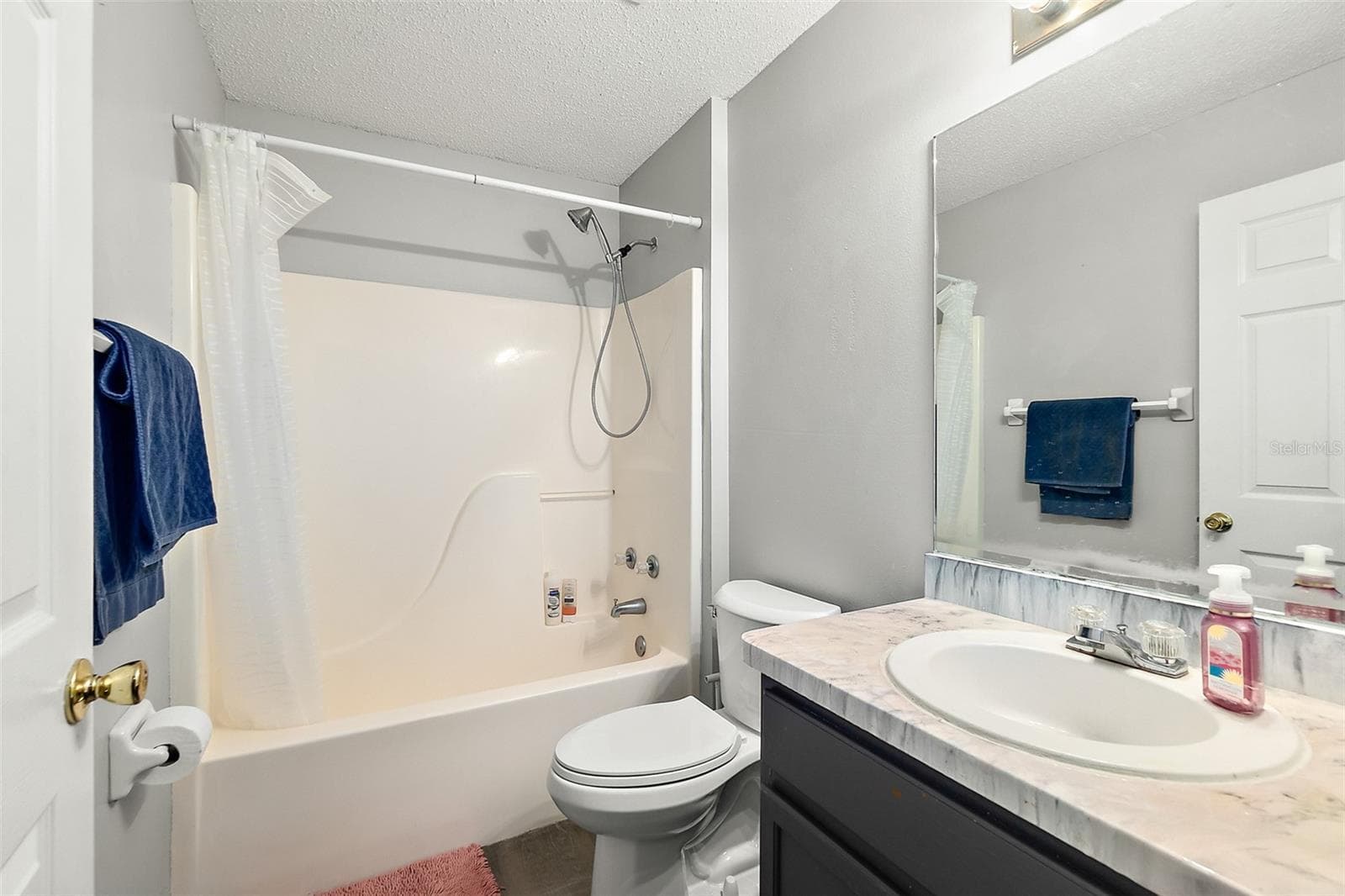 Guest Bathroom - 17 PINELARK LN, PALM COAST