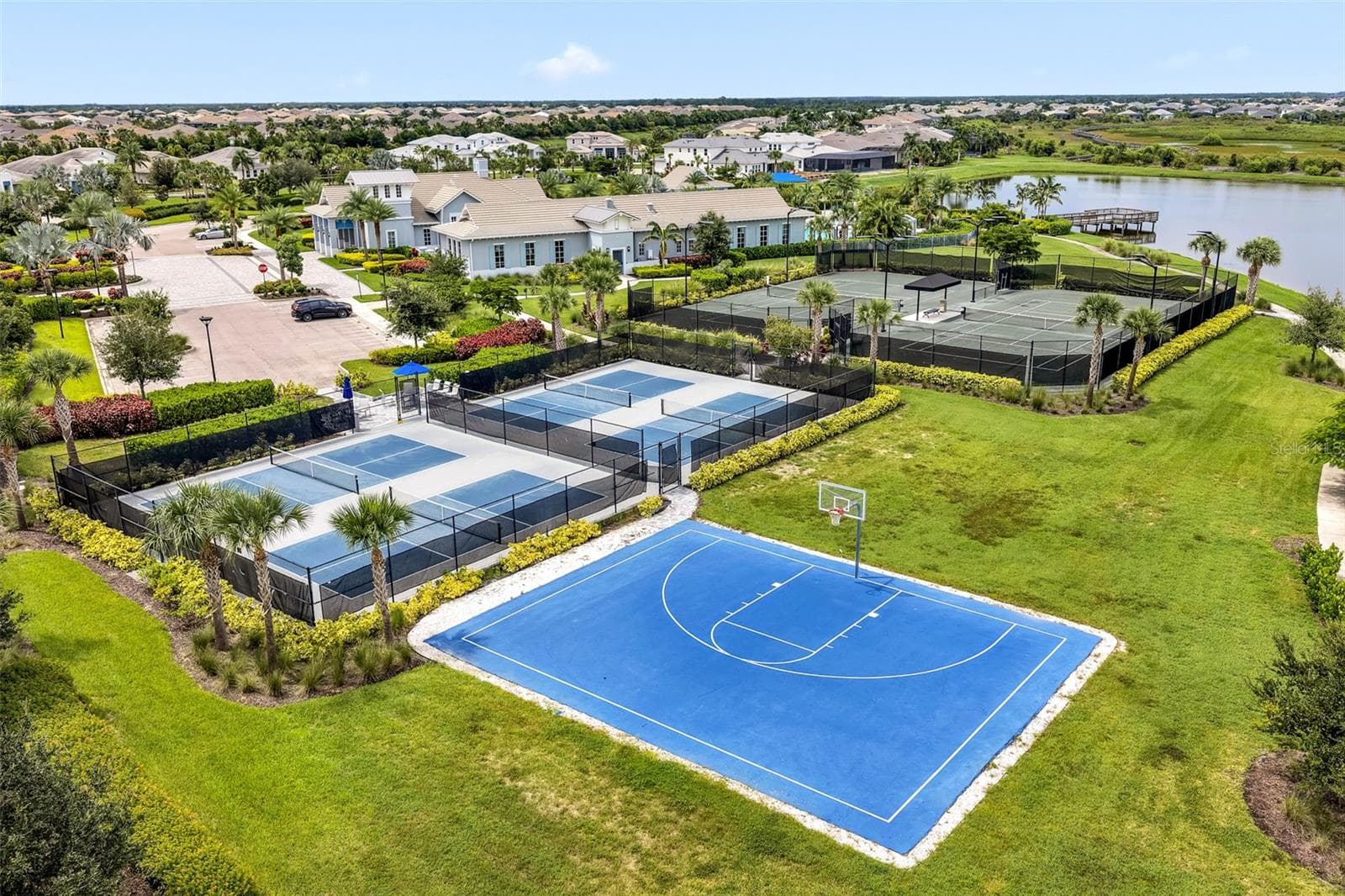 Single Family Residence at 8444 CANE BAY CT, LAKEWOOD RANCH, photo 77 of 81