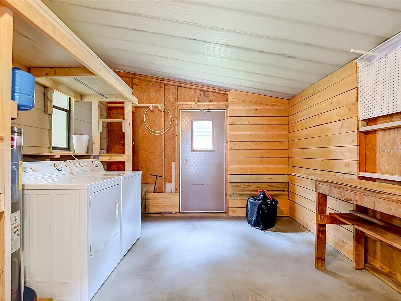 Outdoor Laundry/Storage Area - 4919 BLANCO DR, ZEPHYRHILLS