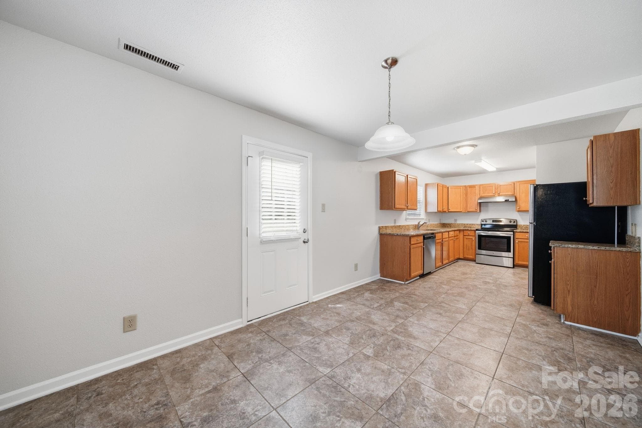 Single Family Residence at 1602 Matthew Allen Circle, Kannapolis, photo 5 of 32