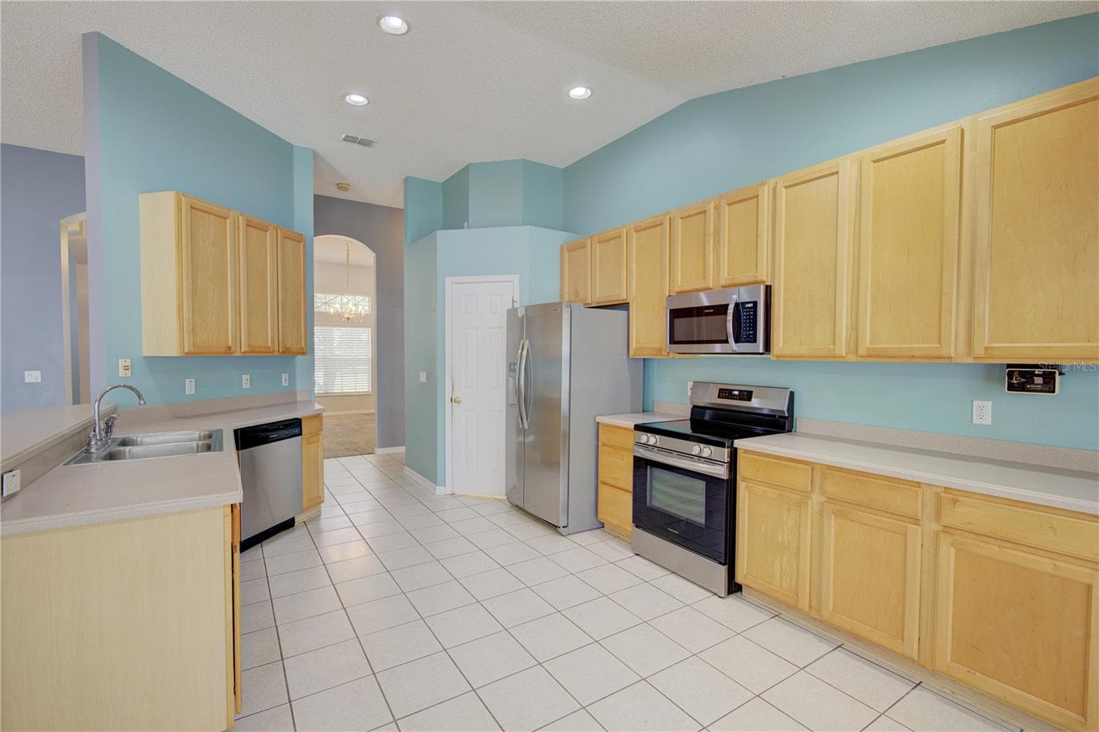 Single Family Residence at 2688 SUGAR PINE RUN, OVIEDO, photo 14 of 46
