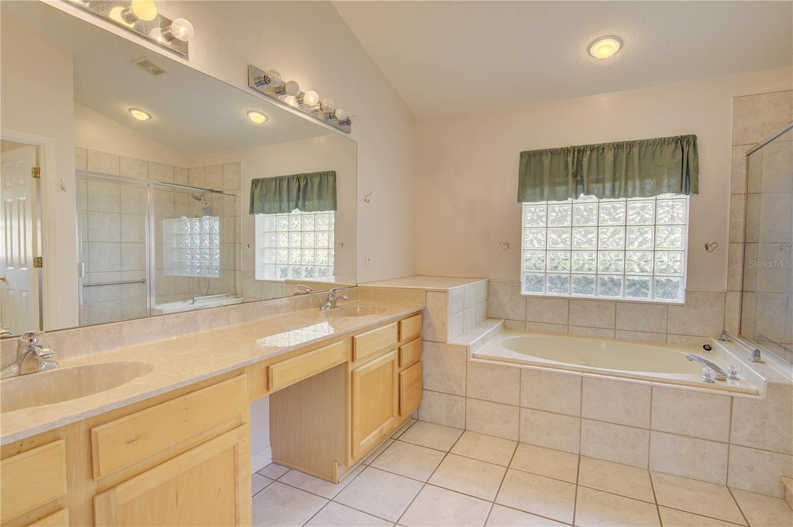 Single Family Residence at 2688 SUGAR PINE RUN, OVIEDO, photo 24 of 46