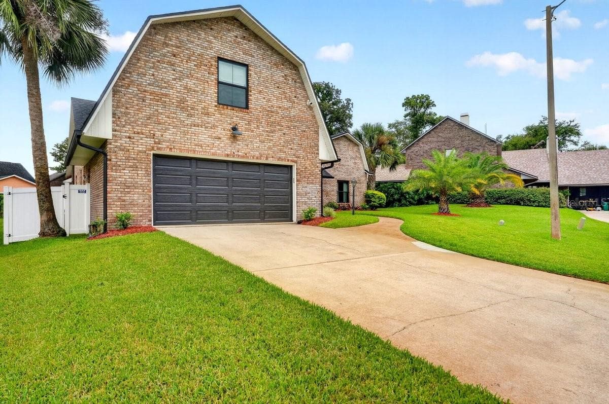Single Family Residence at 3 FOX HOLLOW DR, ORMOND BEACH, photo 4 of 46