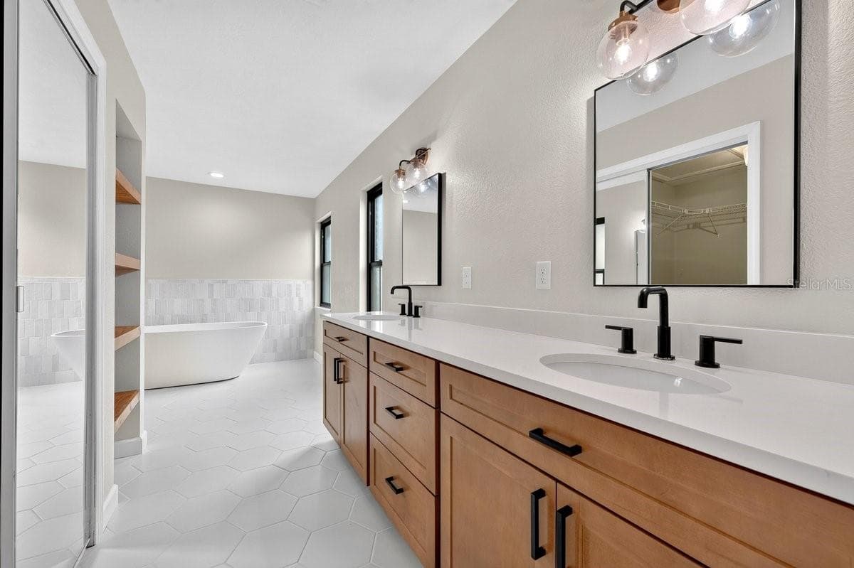 Single Family Residence at 3 FOX HOLLOW DR, ORMOND BEACH, photo 19 of 46