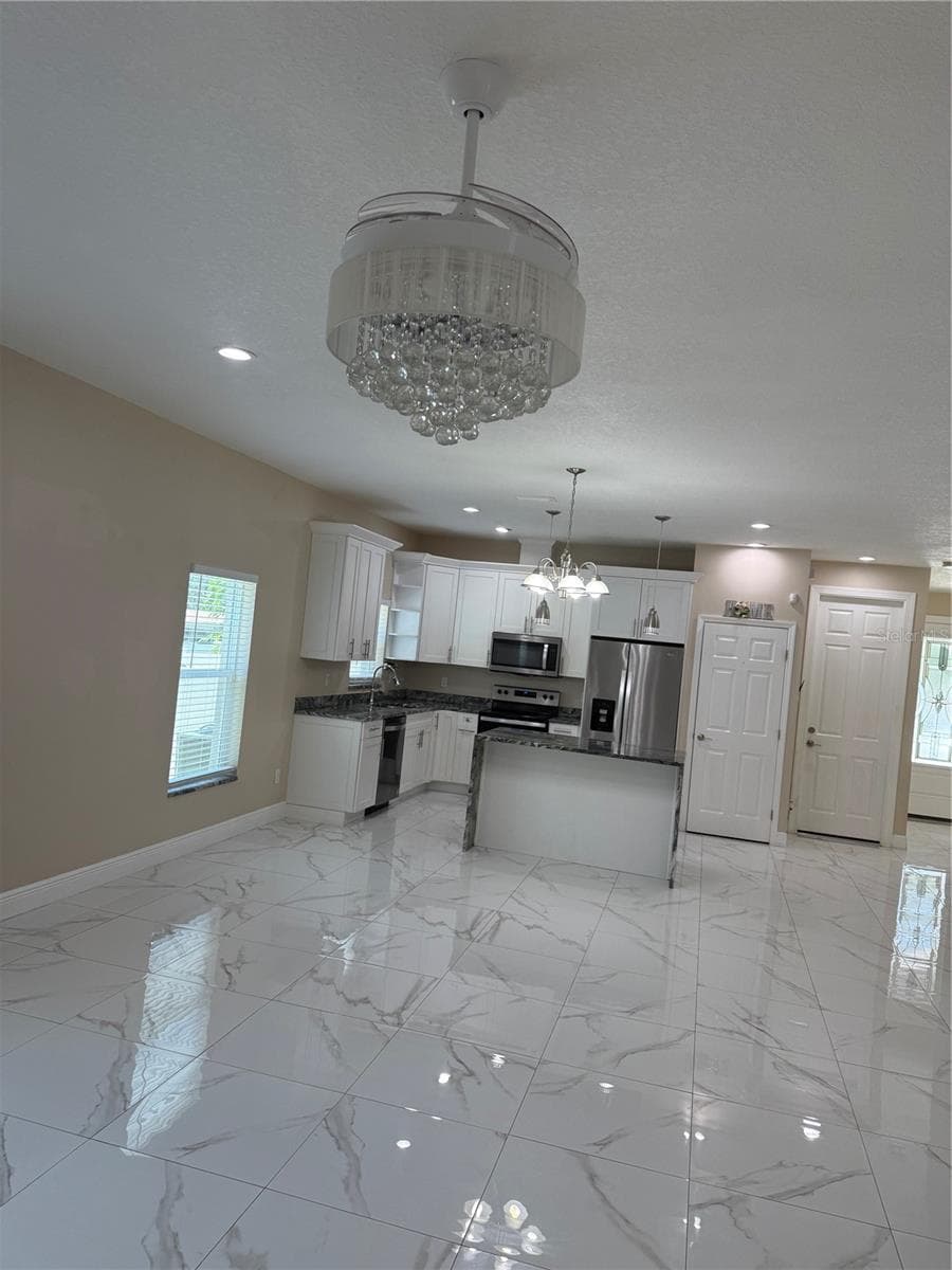 Single Family Residence at 1923 W SKAGWAY AVE, TAMPA, photo 3 of 32