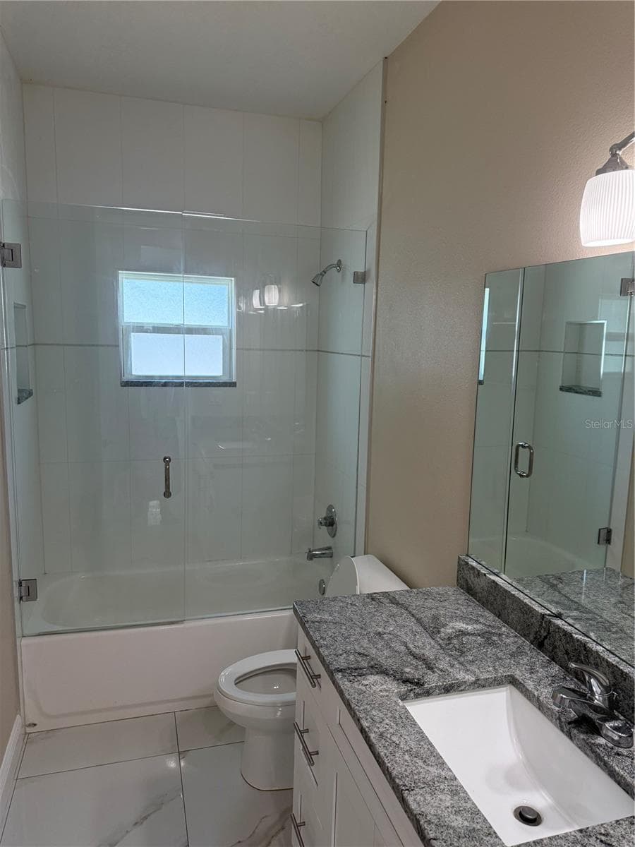 Single Family Residence at 1923 W SKAGWAY AVE, TAMPA, photo 10 of 32