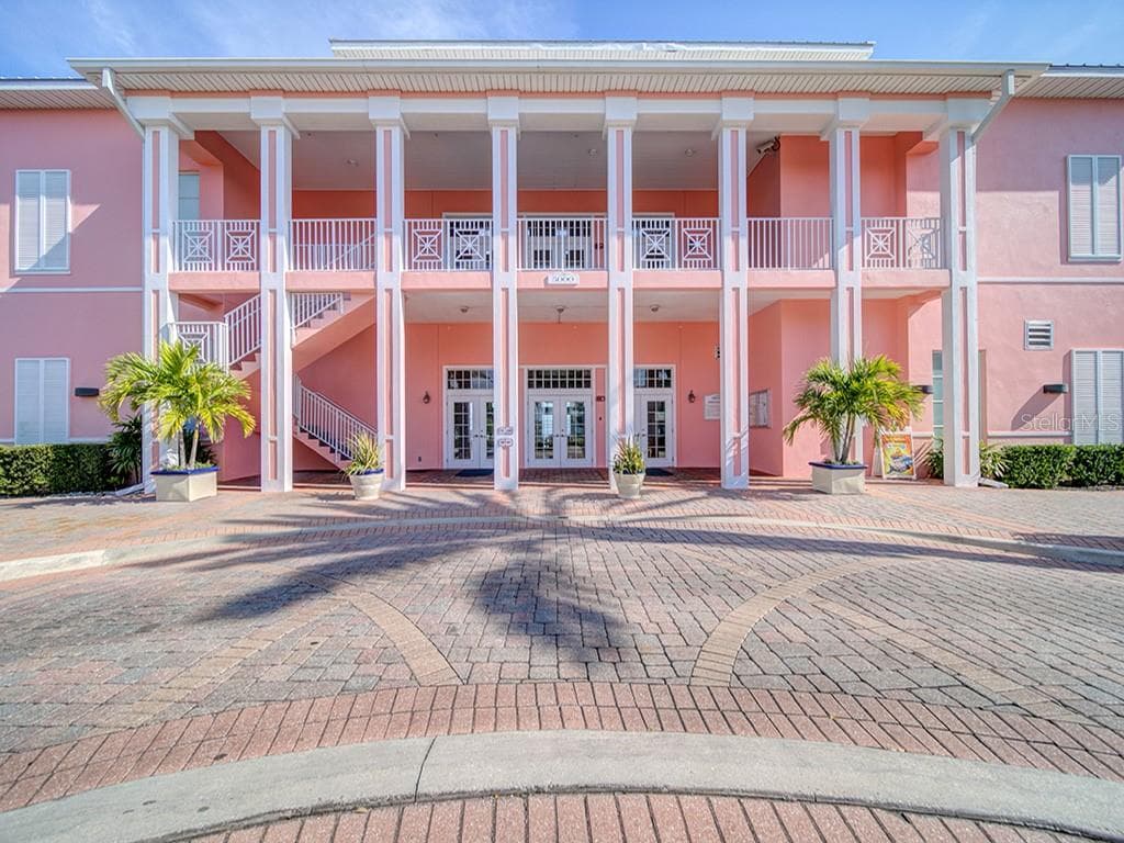 Condominium at 4728 BEACH DR SE #B, ST PETERSBURG, photo 29 of 41