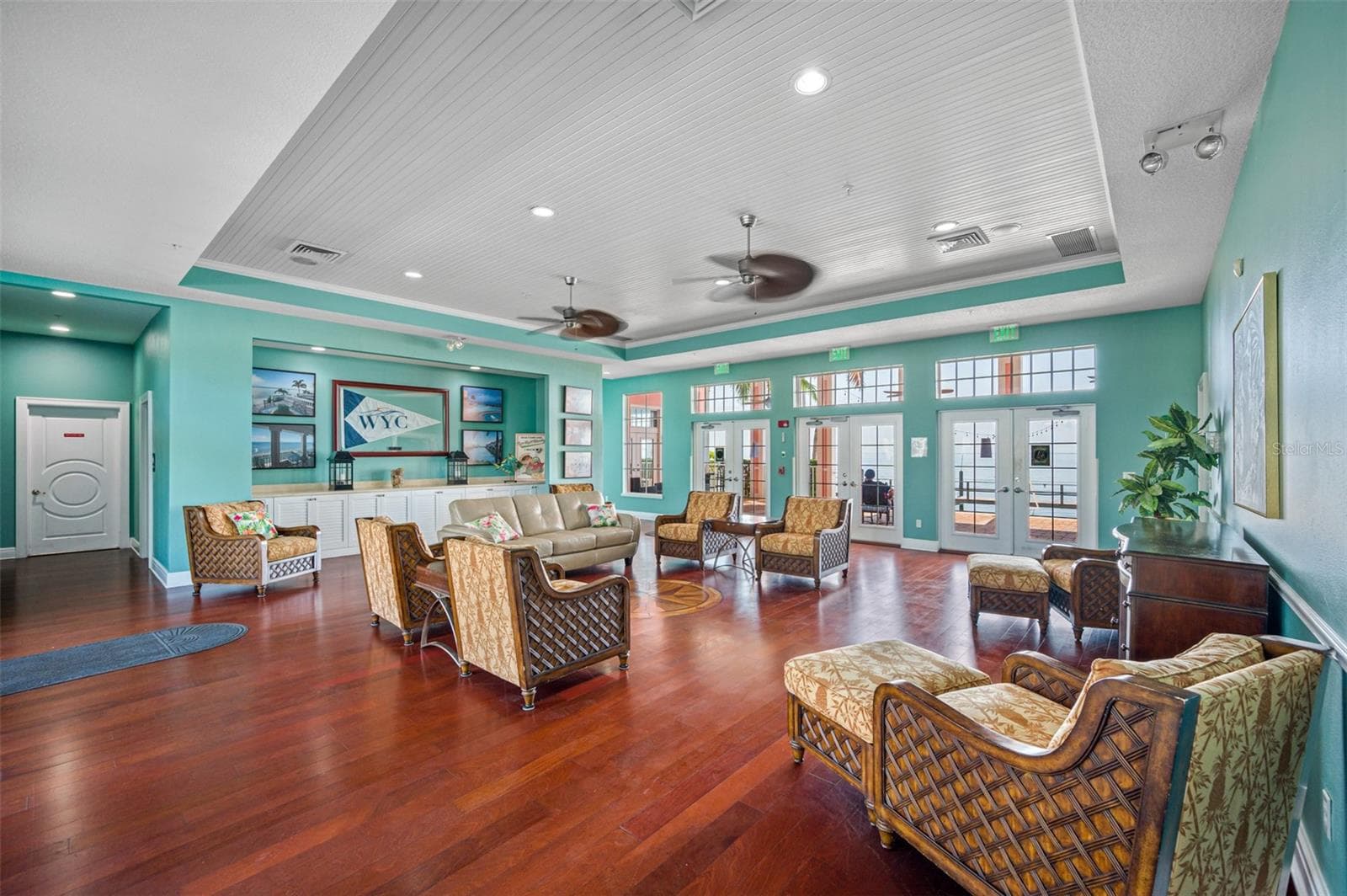 Condominium at 4728 BEACH DR SE #B, ST PETERSBURG, photo 30 of 41