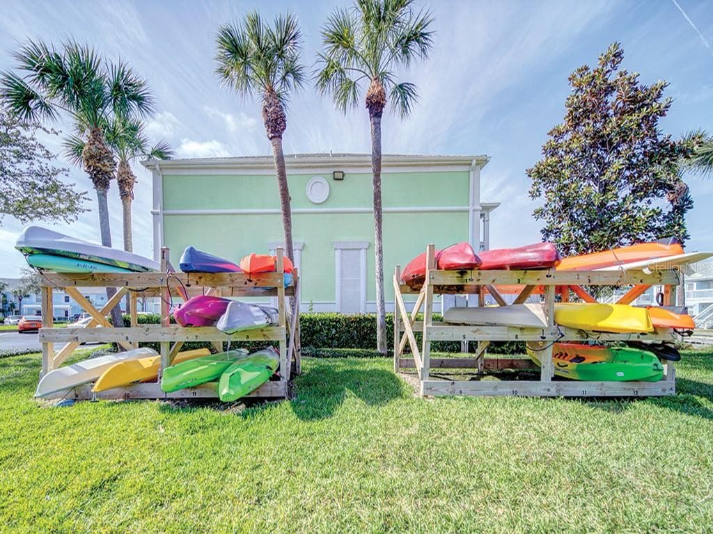 Condominium at 4728 BEACH DR SE #B, ST PETERSBURG, photo 38 of 41