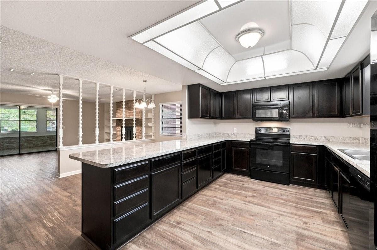 Single Family Residence at 478 LAKE CAROLYN CIR, LAKELAND, photo 15 of 66