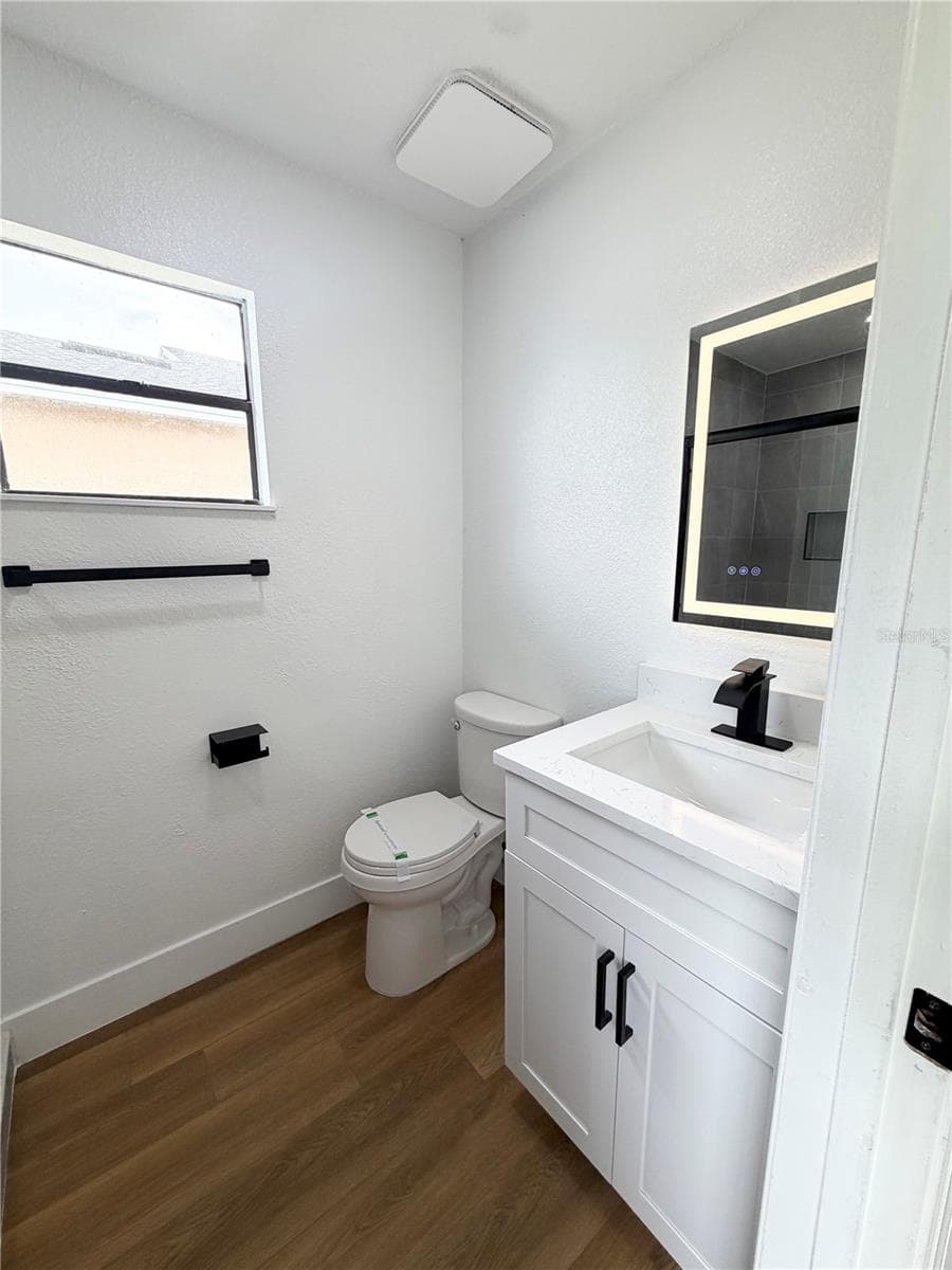 Single Family Residence at 305 CORNWALLIS CT, KISSIMMEE, photo 7 of 20