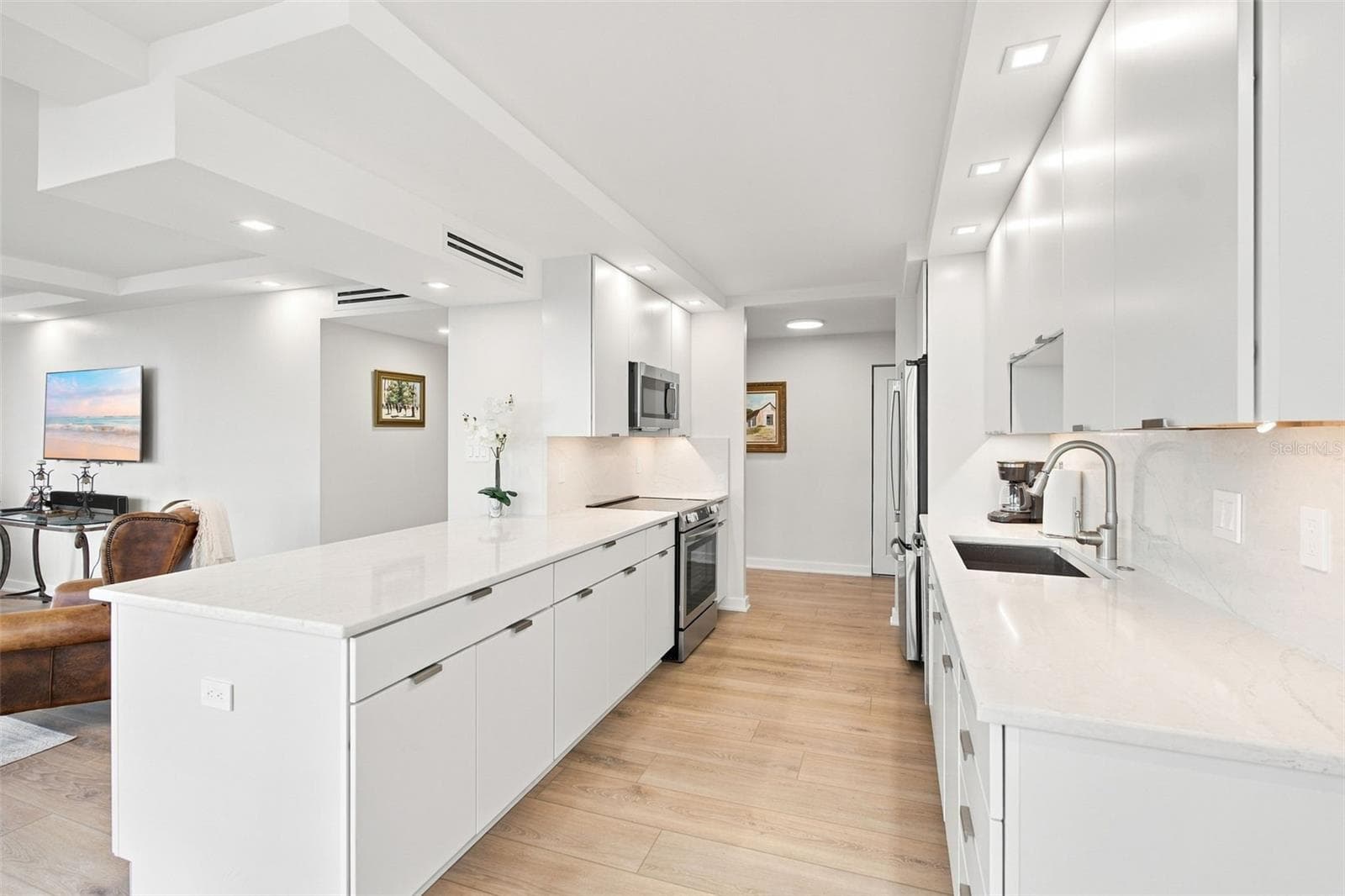 Condominium at 707 S GULFSTREAM AVE #207, SARASOTA, photo 9 of 63