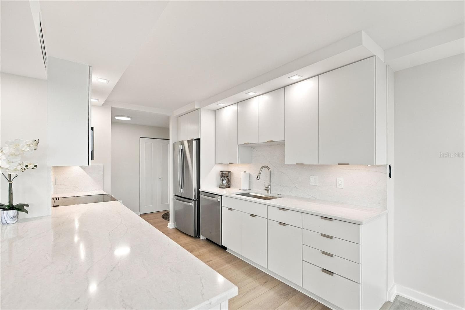 Condominium at 707 S GULFSTREAM AVE #207, SARASOTA, photo 15 of 63