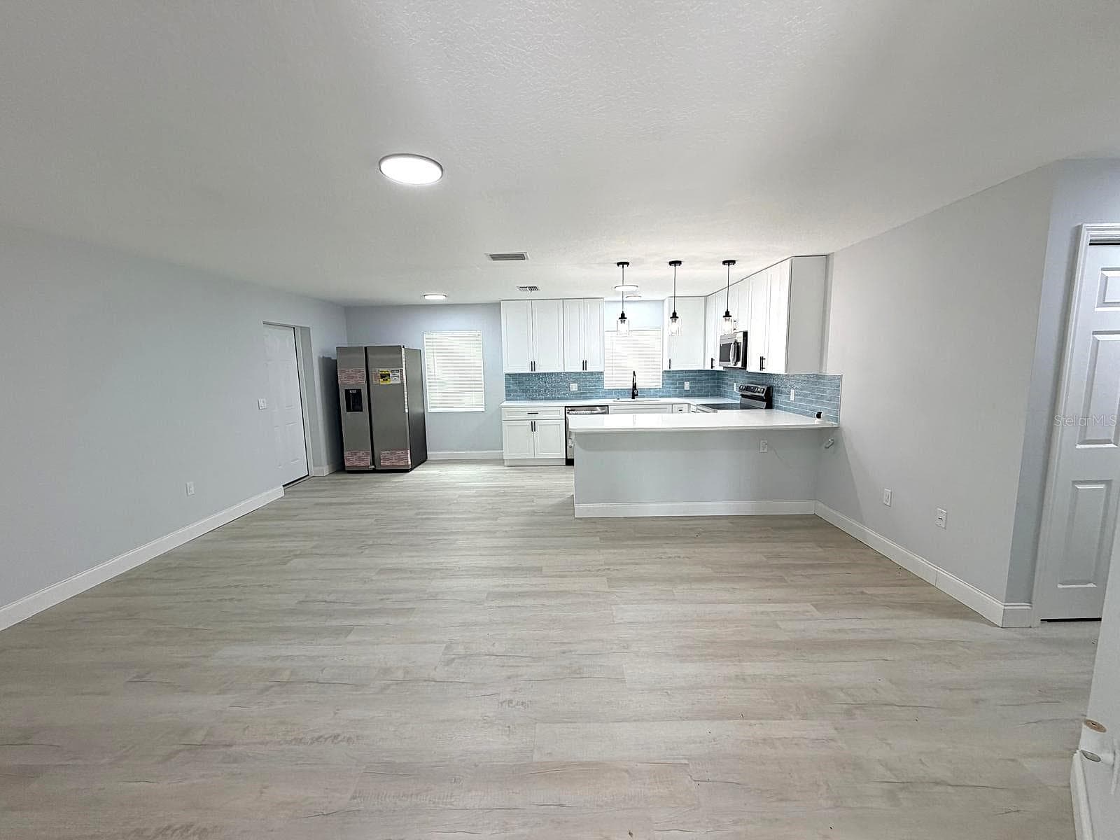 Single Family Residence at 445 NW 10TH AVE, WEBSTER, photo 3 of 27