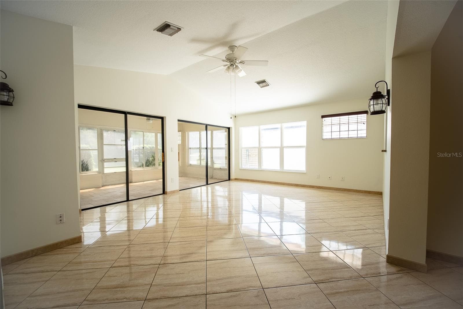 Single Family Residence at 3429 PINEBROOK CT, ORLANDO, photo 8 of 32