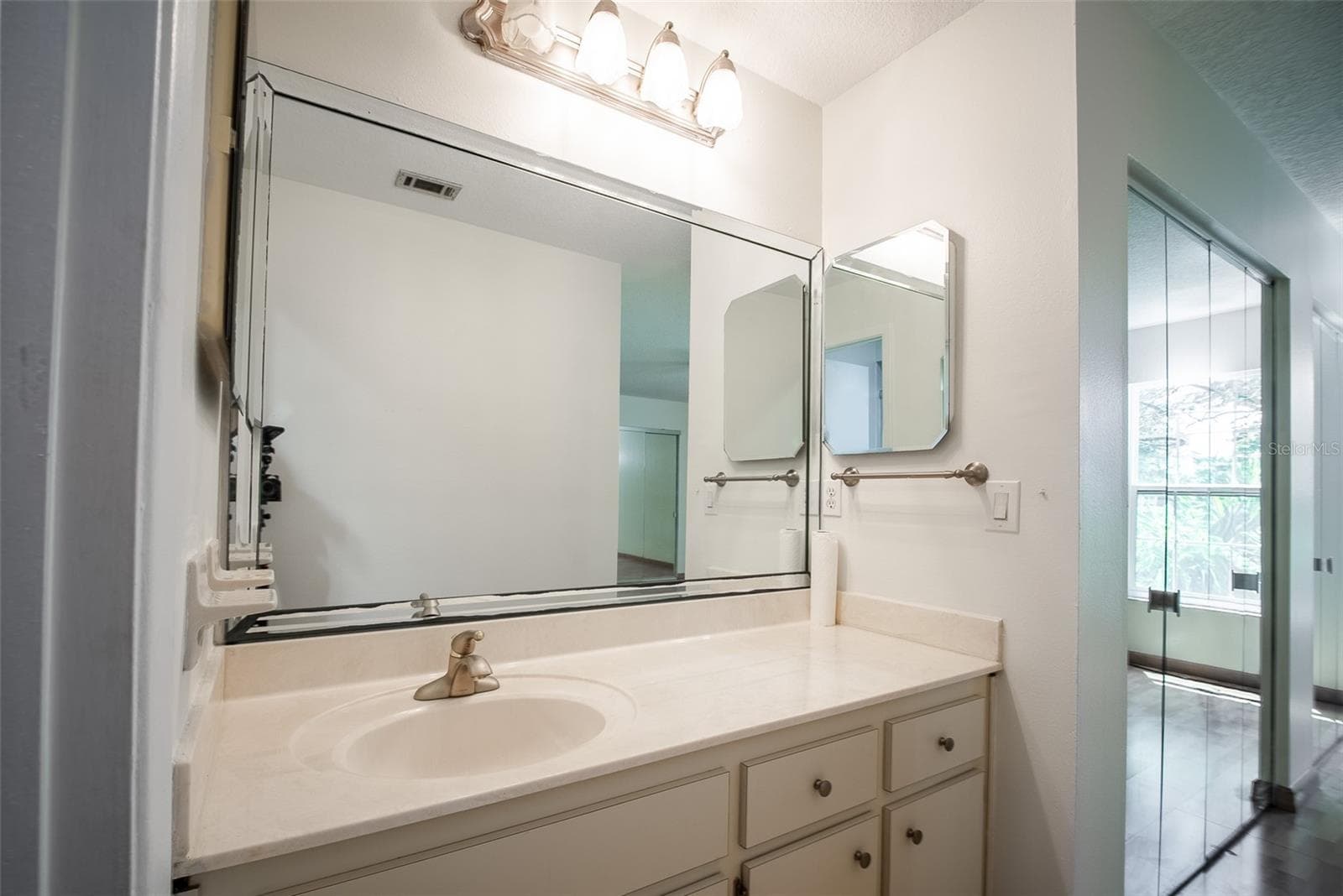 Single Family Residence at 3429 PINEBROOK CT, ORLANDO, photo 12 of 32