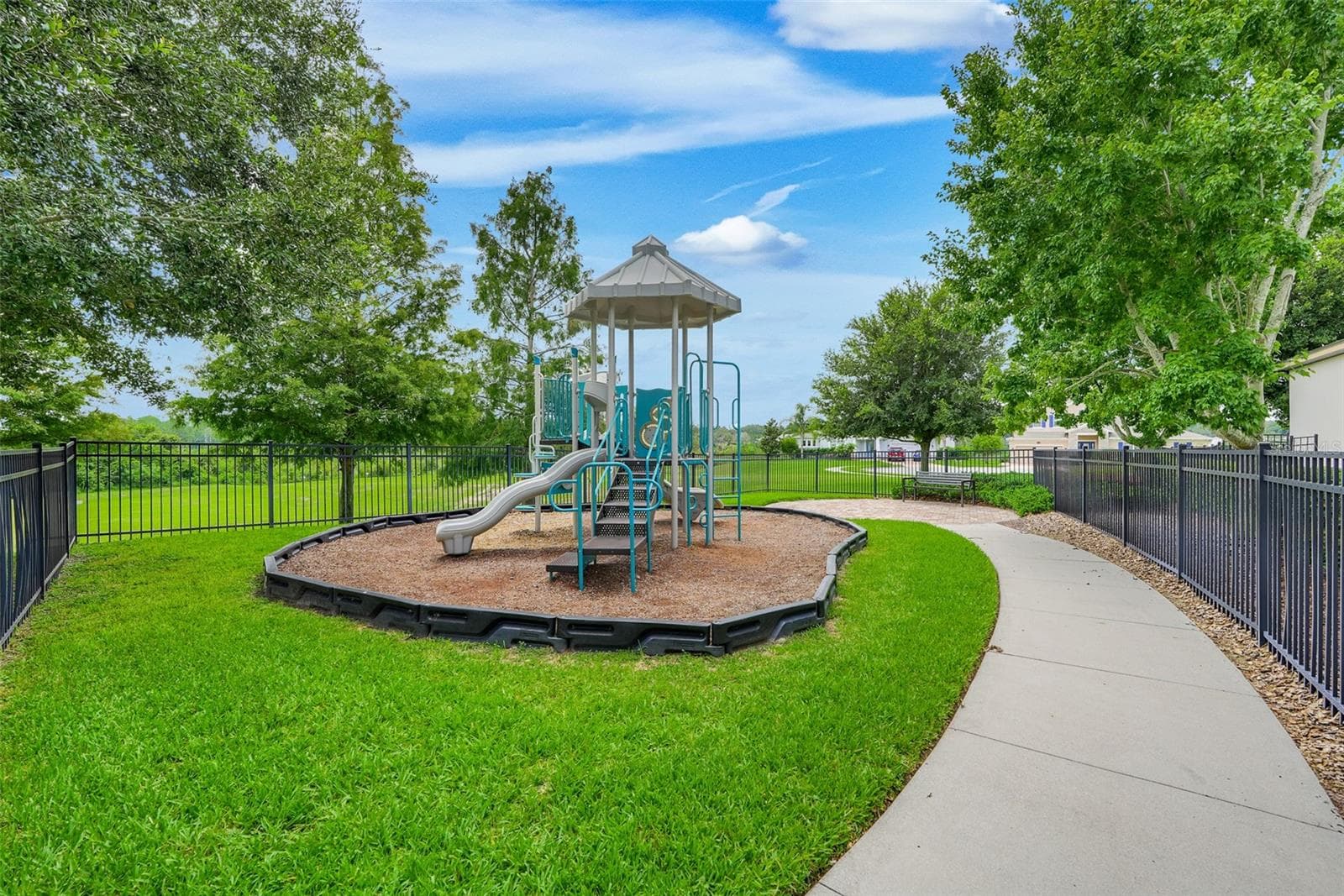 Community playground - 1664 HOLCOMB CREEK ST., WINTER GARDEN