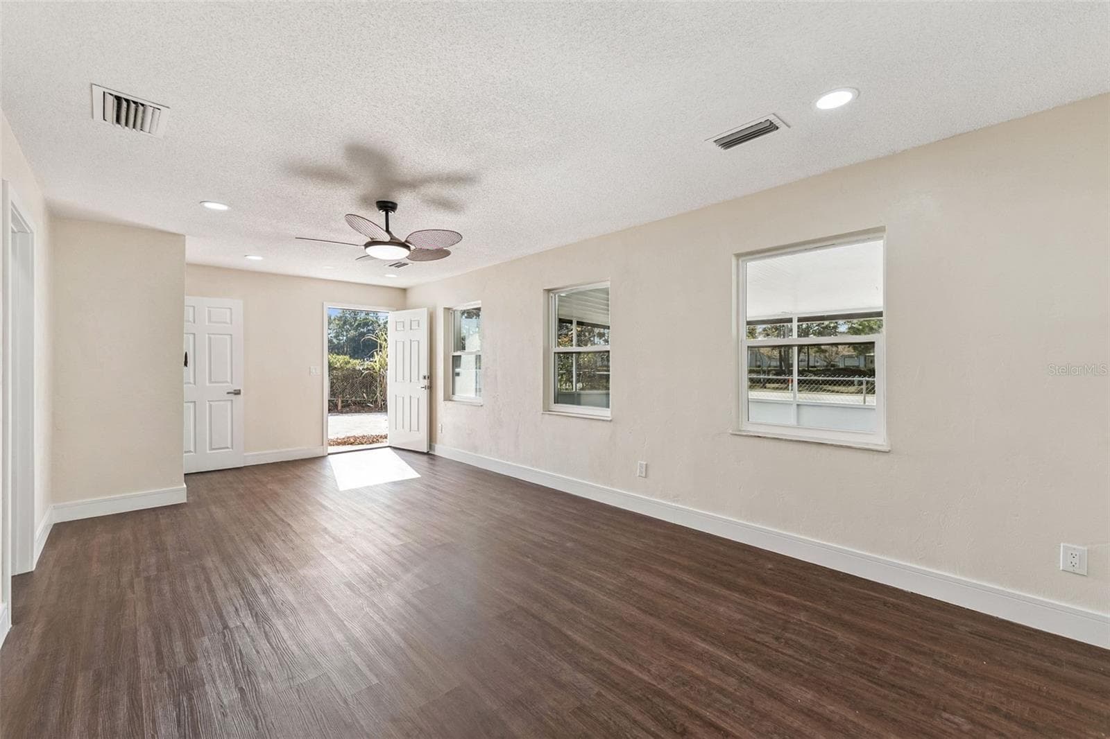 Single Family Residence at 1070 N LIBBY CT, DAYTONA BEACH, photo 9 of 20