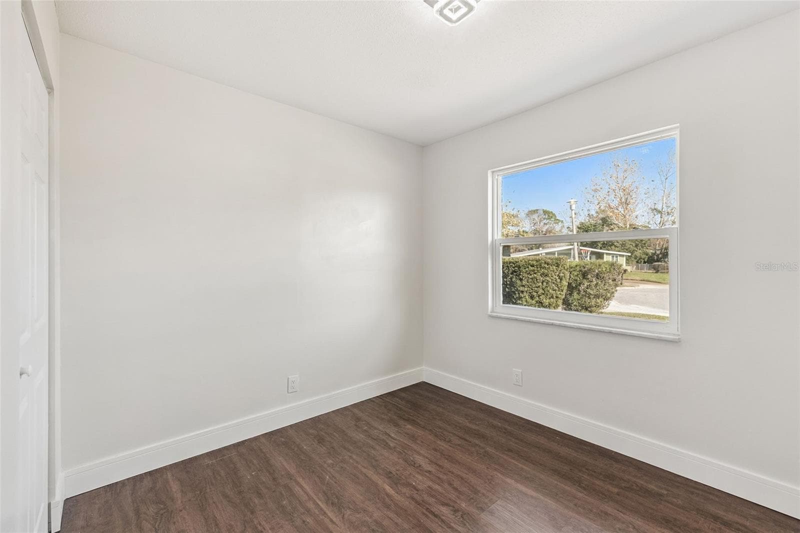 Single Family Residence at 1070 N LIBBY CT, DAYTONA BEACH, photo 11 of 20