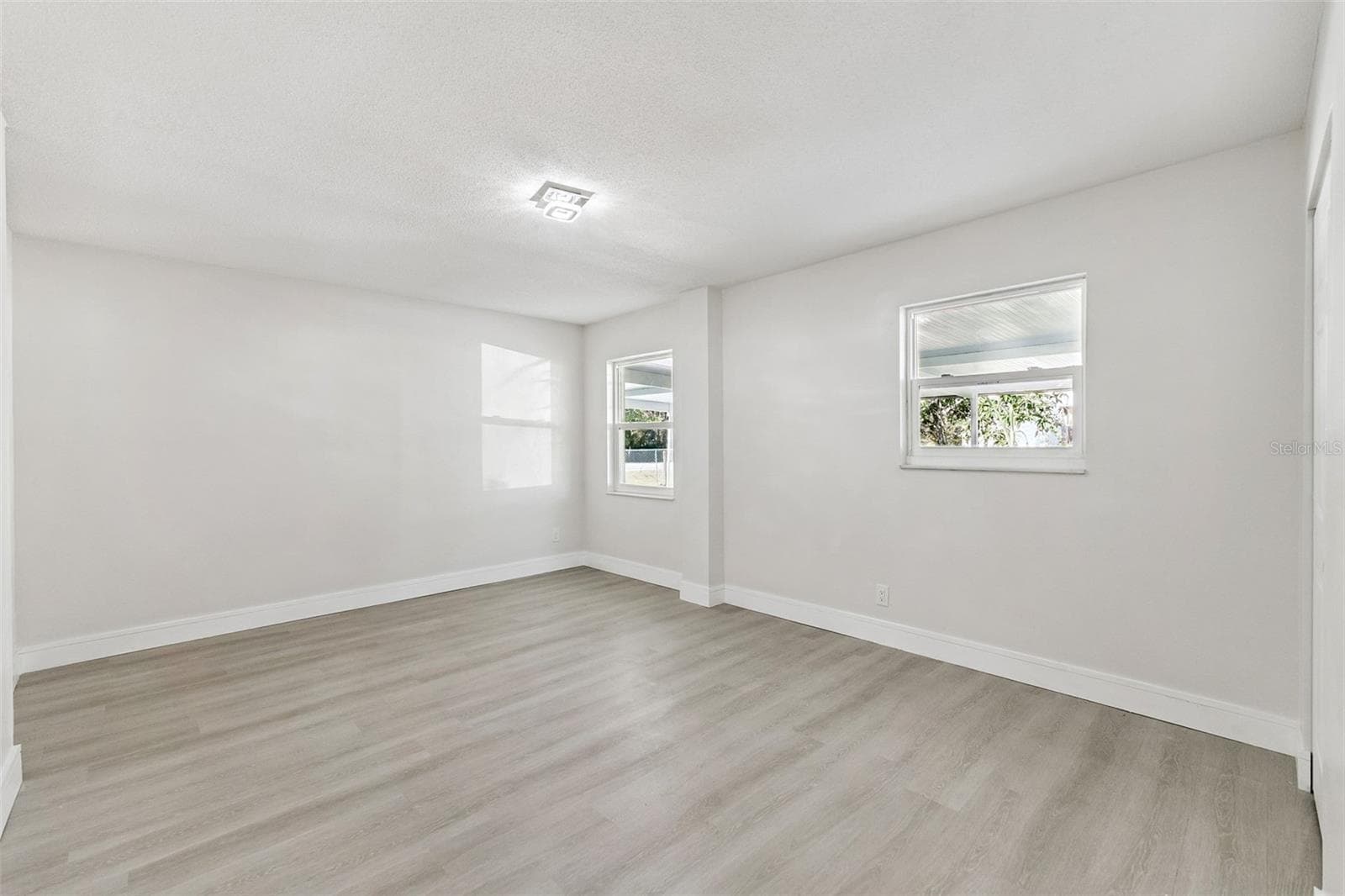 Single Family Residence at 1070 N LIBBY CT, DAYTONA BEACH, photo 12 of 20