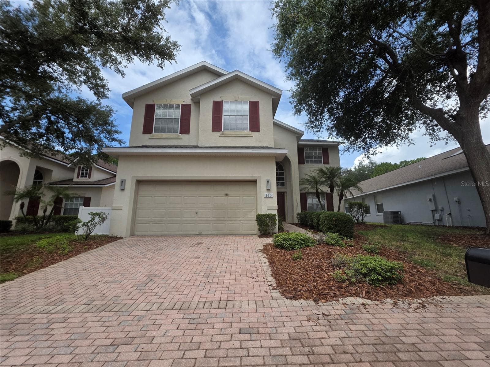 143 E WINDSOR PL