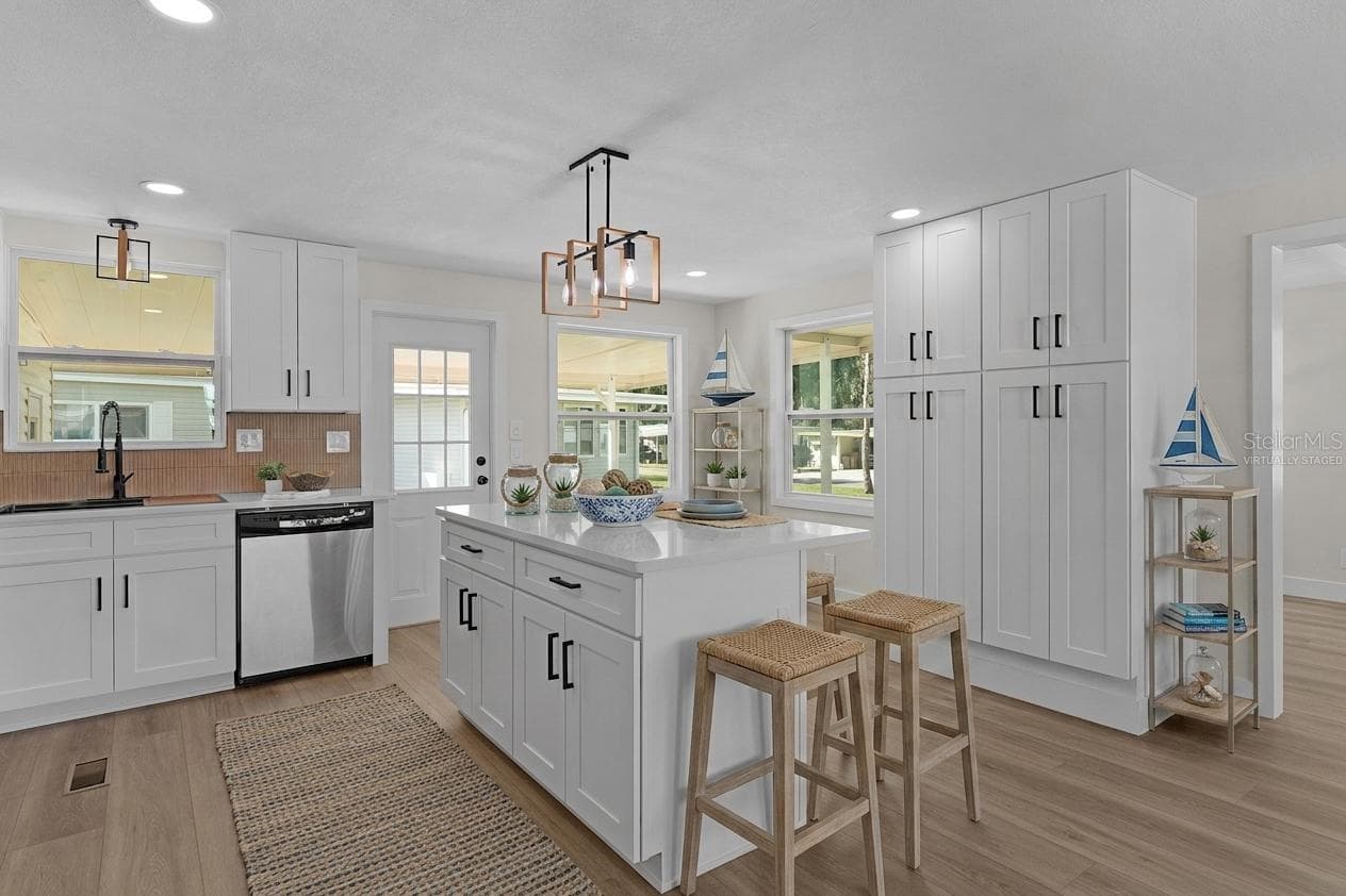 Virtually Staged Kitchen - 205 PALO VERDE DR, LEESBURG