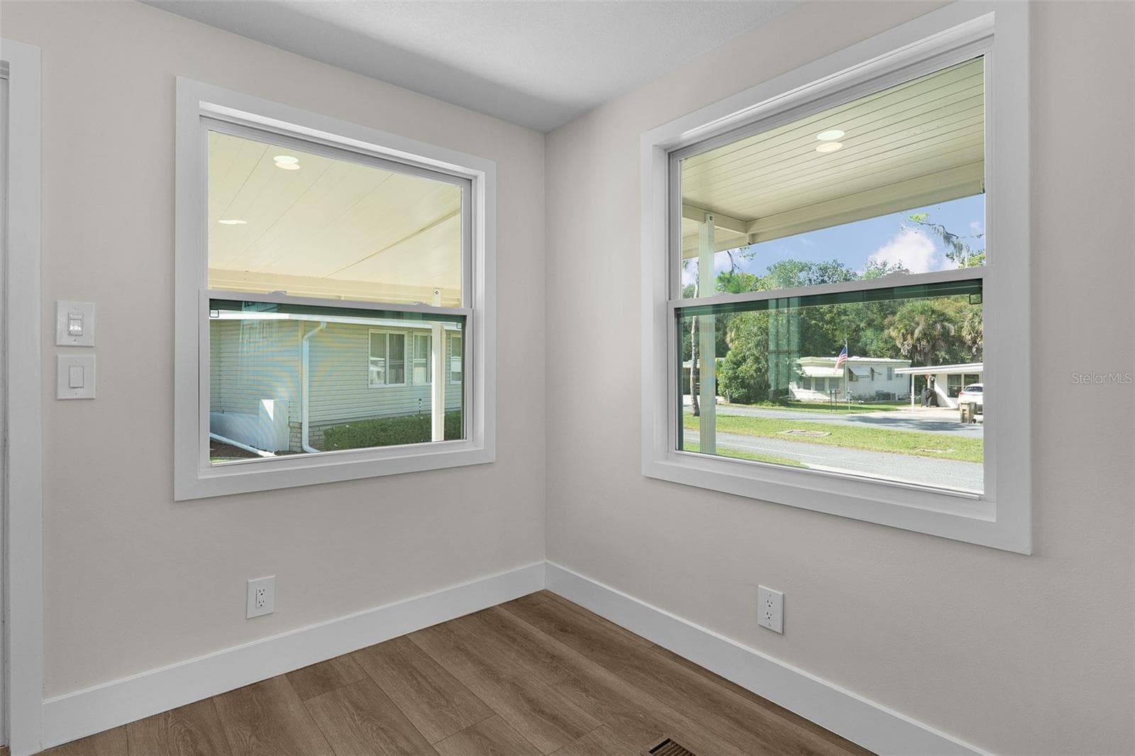 Mobile Home at 205 PALO VERDE DR, LEESBURG, photo 8 of 78