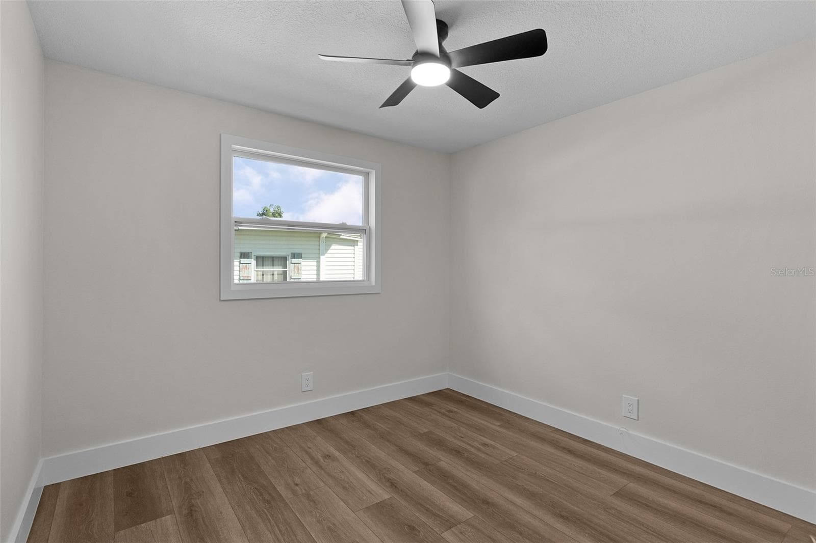 Mobile Home at 205 PALO VERDE DR, LEESBURG, photo 12 of 78