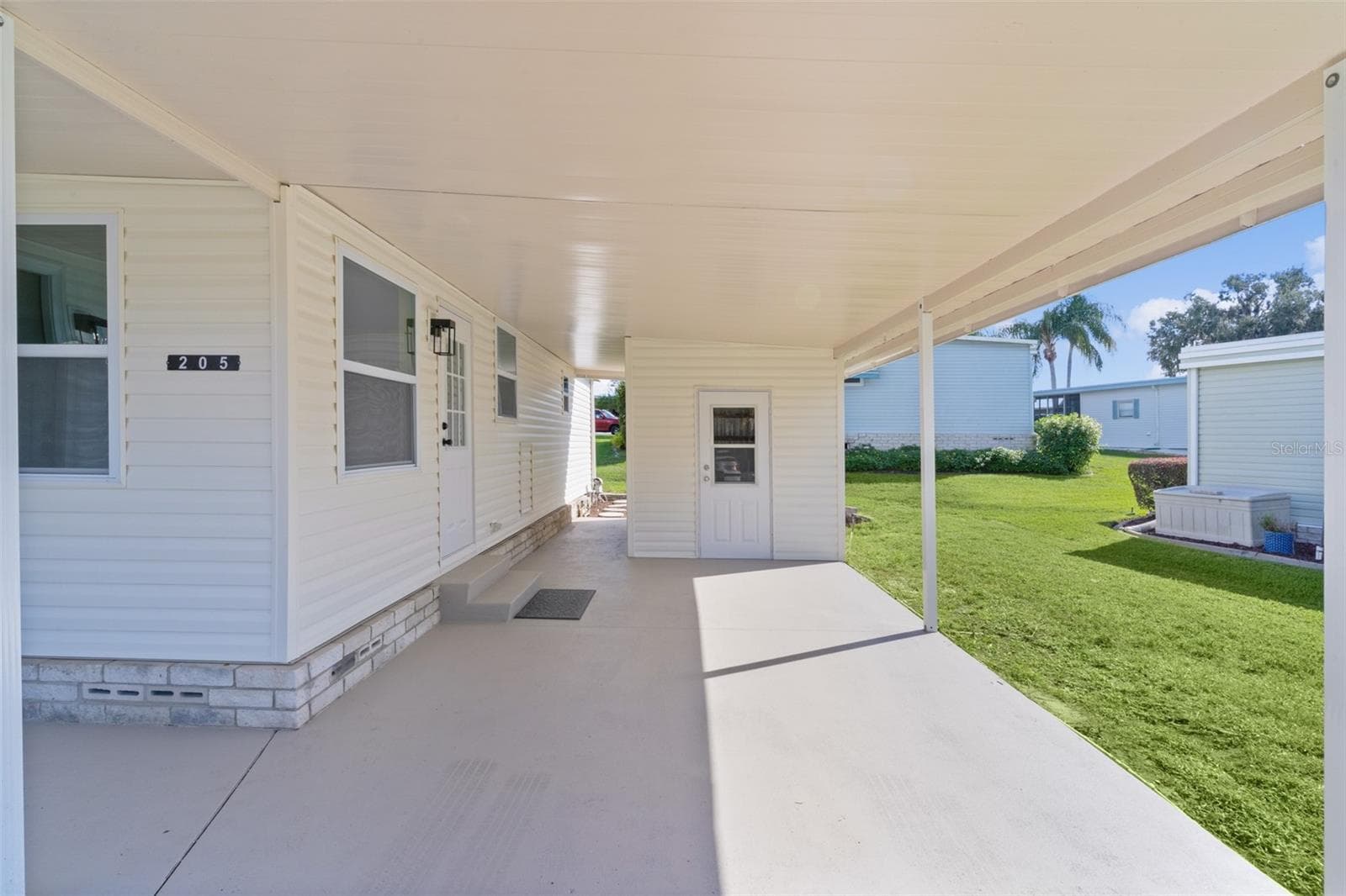 Mobile Home at 205 PALO VERDE DR, LEESBURG, photo 41 of 78