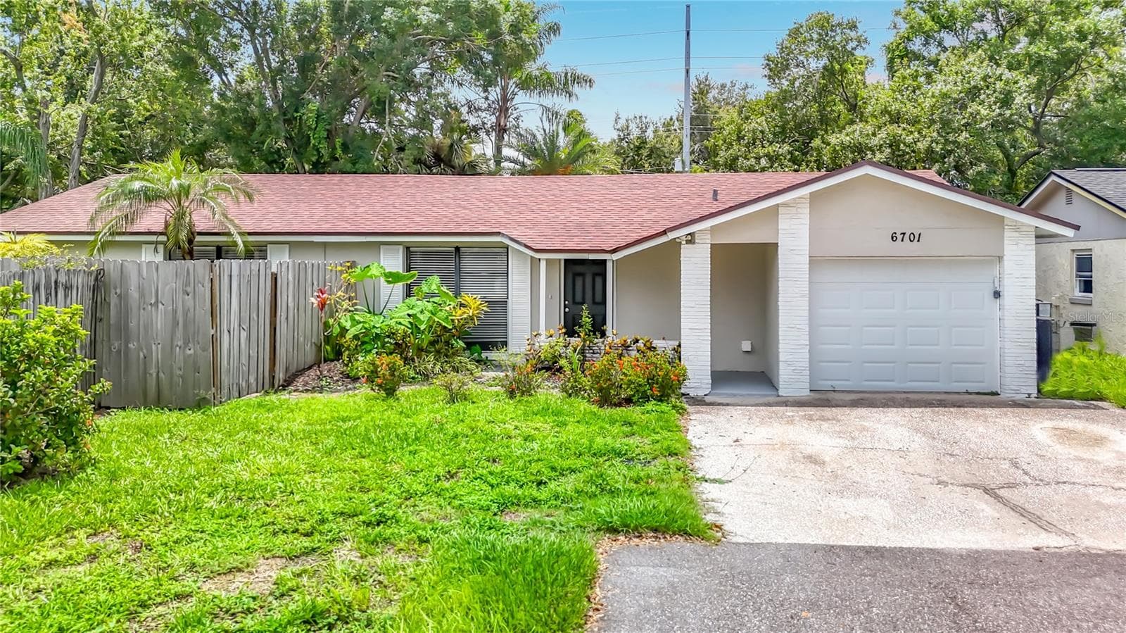 6701 VILLAGE GROVE CT