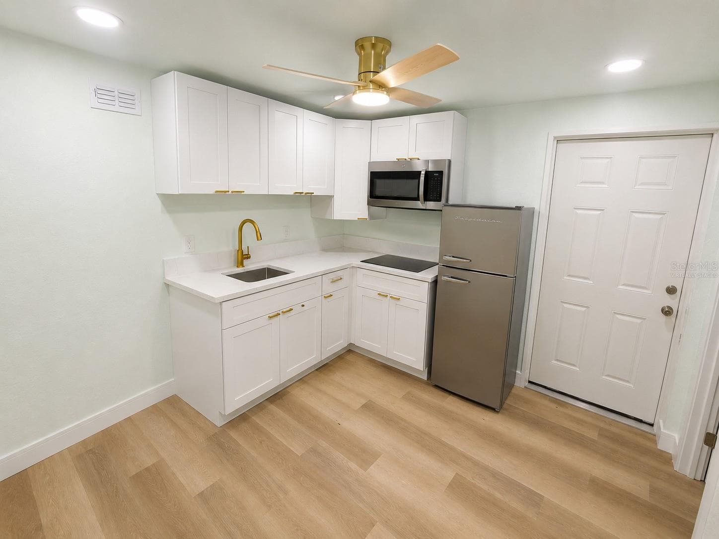 Virtually staged – In-Law - Optional Kitchen - 5532 6TH AVE N, ST PETERSBURG