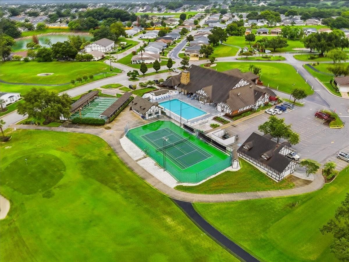 Community amenities - 3231 BEAR CREEK LN, LAKELAND
