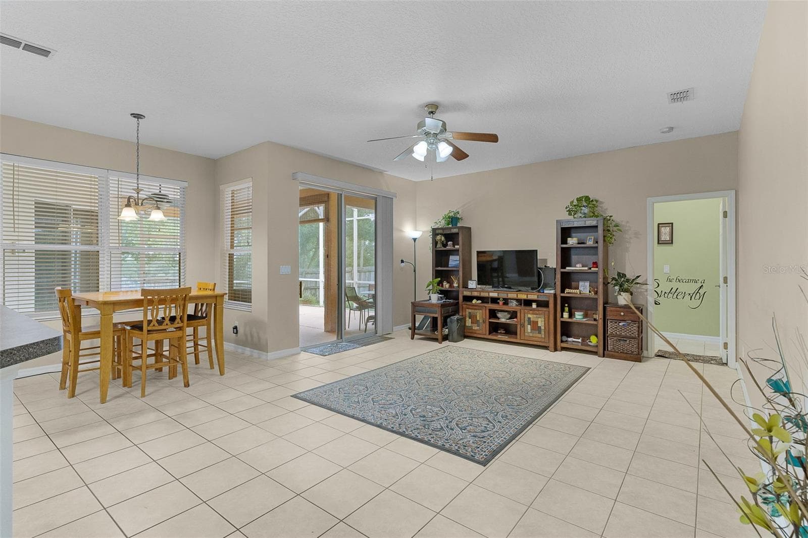 Family Room/ Breakfast nook - 2660 LEDGEMONT CT, CLERMONT