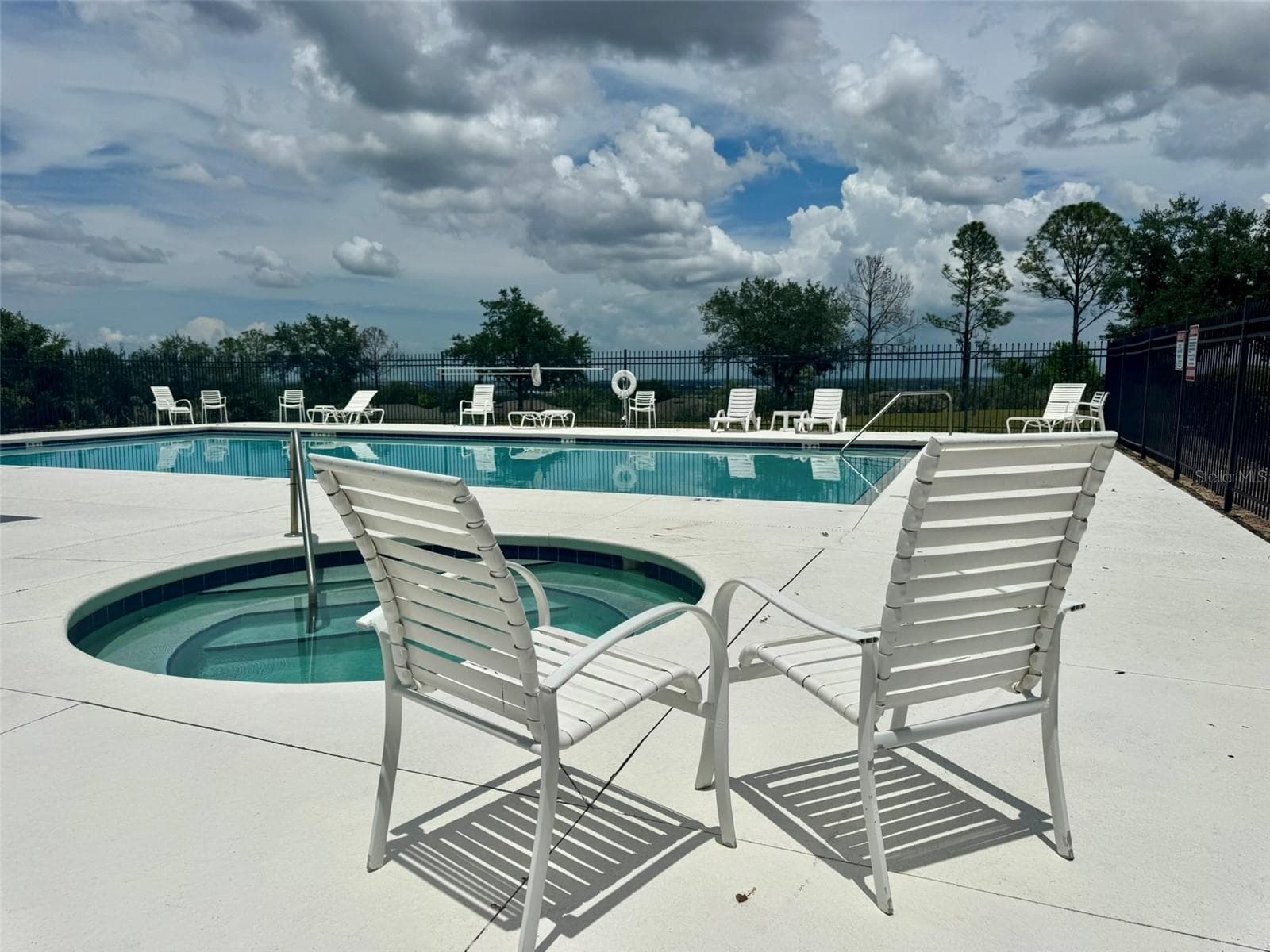 Community Hot tub - 2660 LEDGEMONT CT, CLERMONT