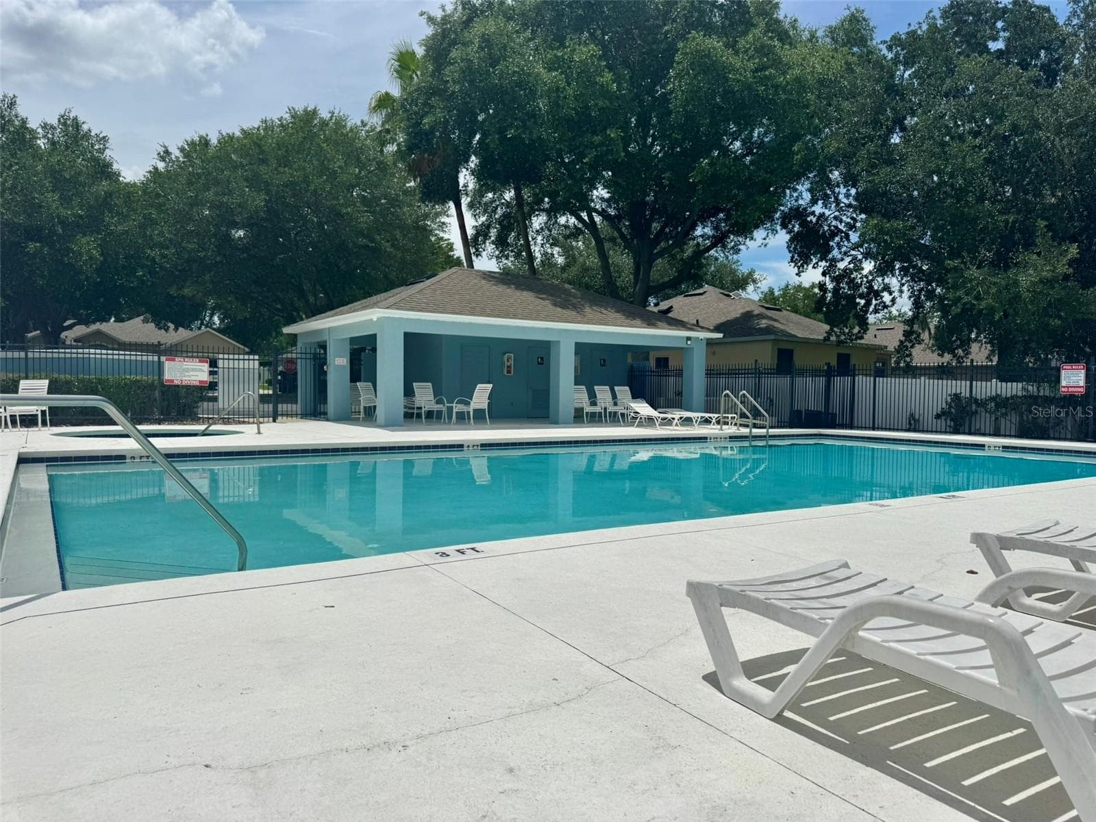 community pool - 2660 LEDGEMONT CT, CLERMONT