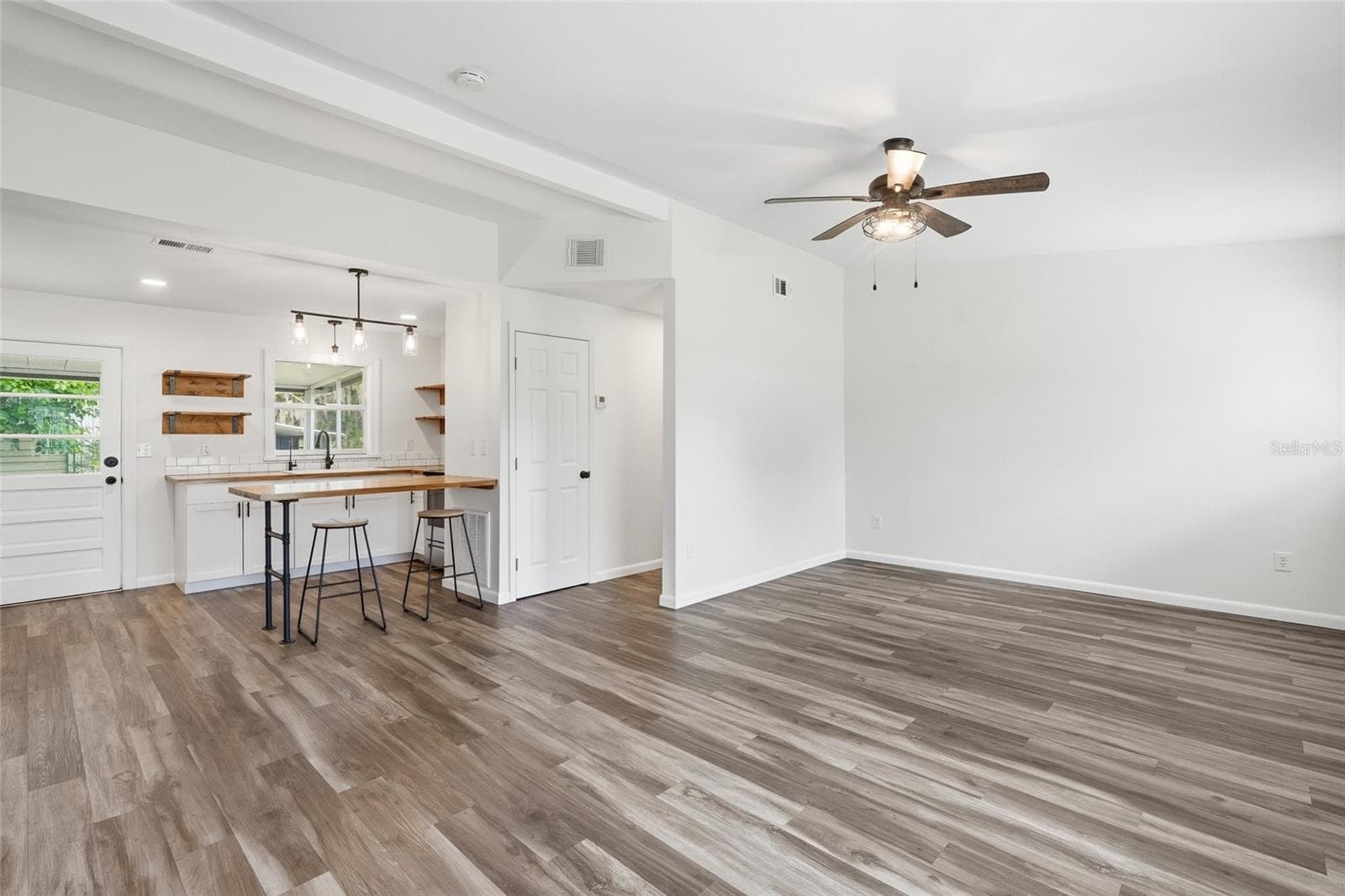 Single Family Residence at 162 BRIDLE PATH, ARCADIA, photo 4 of 36