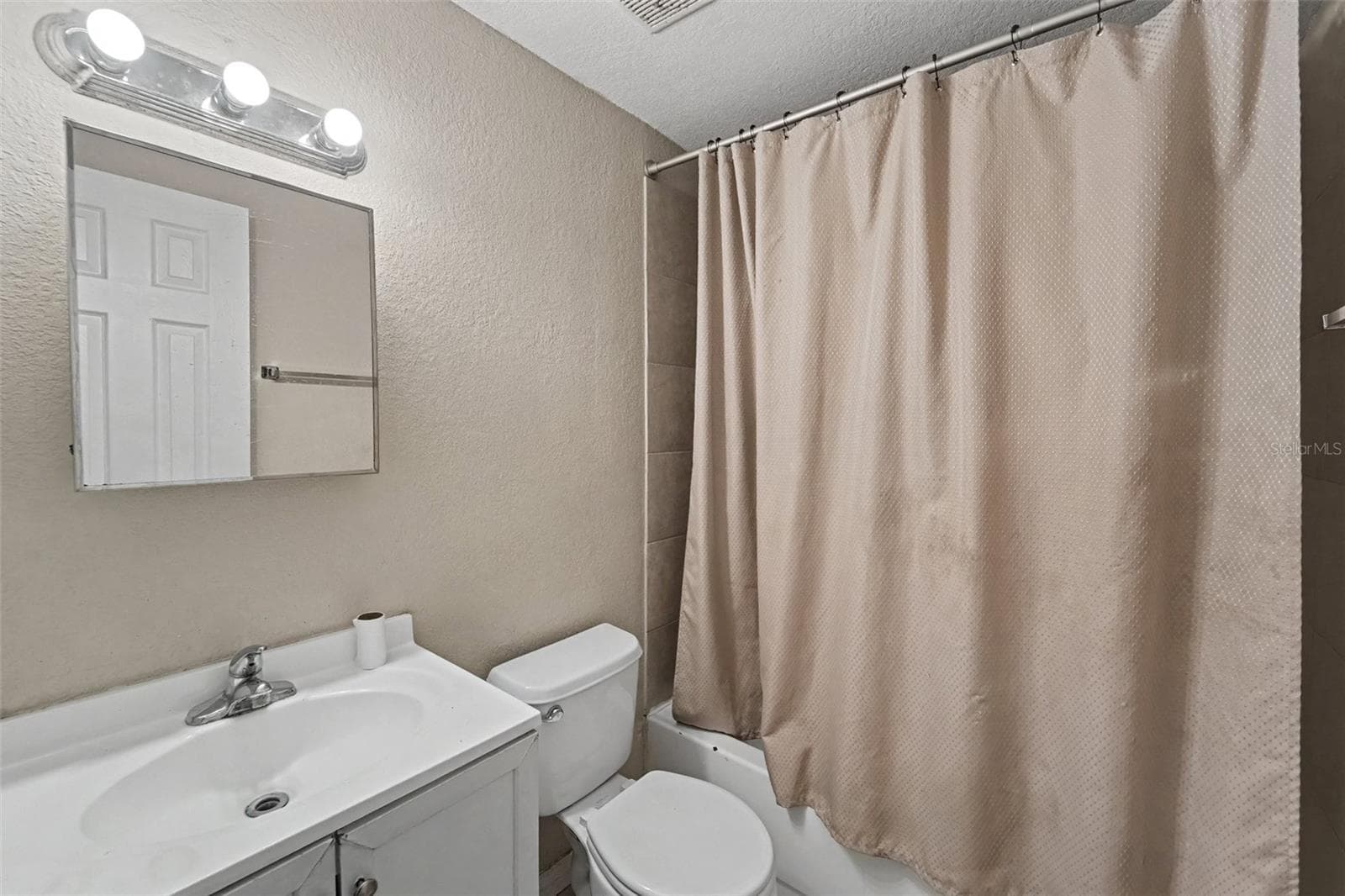 Single Family Residence at 4224 E REGNAS AVE, TAMPA, photo 14 of 29