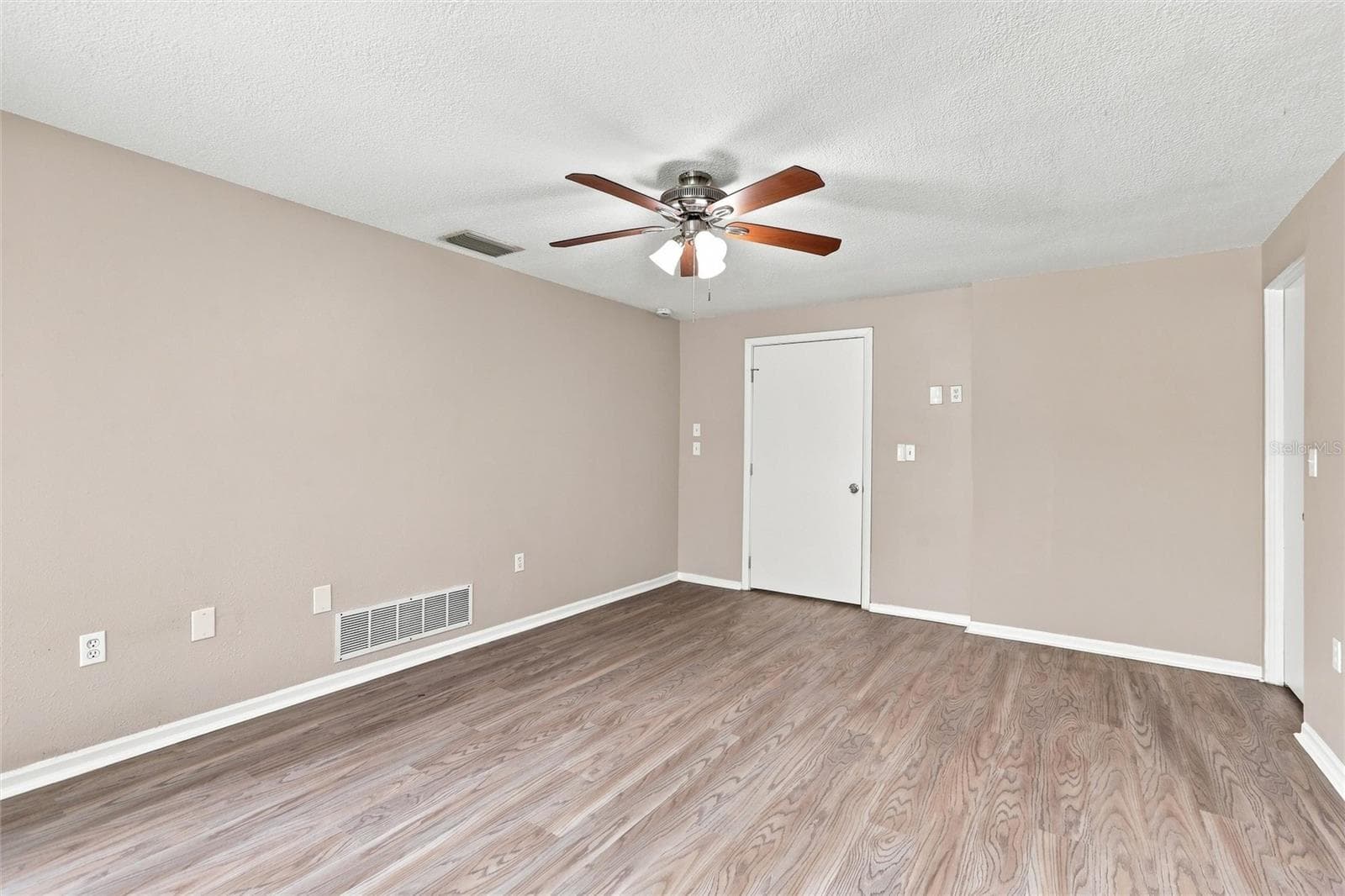 Single Family Residence at 131 DEGAS DR, NOKOMIS, photo 19 of 42