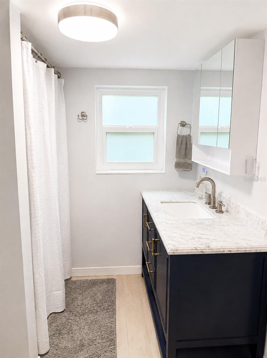 Primary bathroom - 926 29TH ST N, ST PETERSBURG