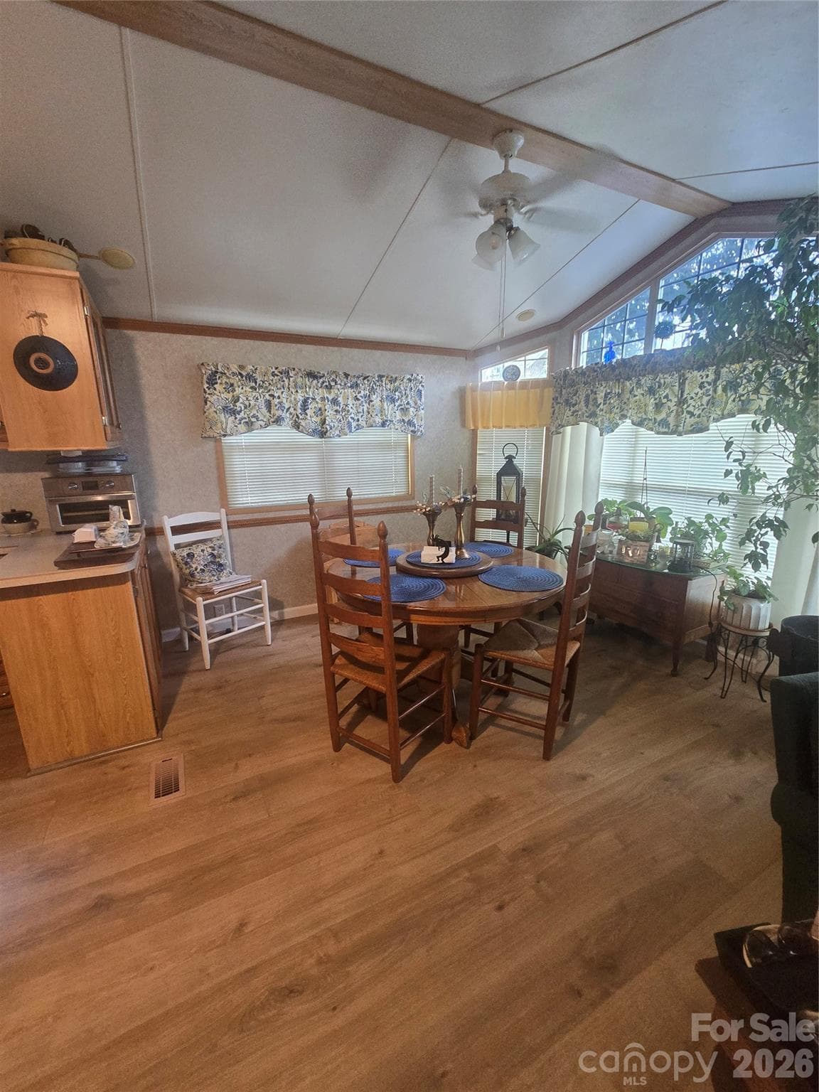 Dining area - 110 Twin Bluff Trail, Mount Gilead