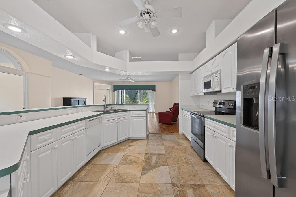Single Family Residence at 4355 BURNBERRY GLEN CT, SPRING HILL, photo 6 of 50