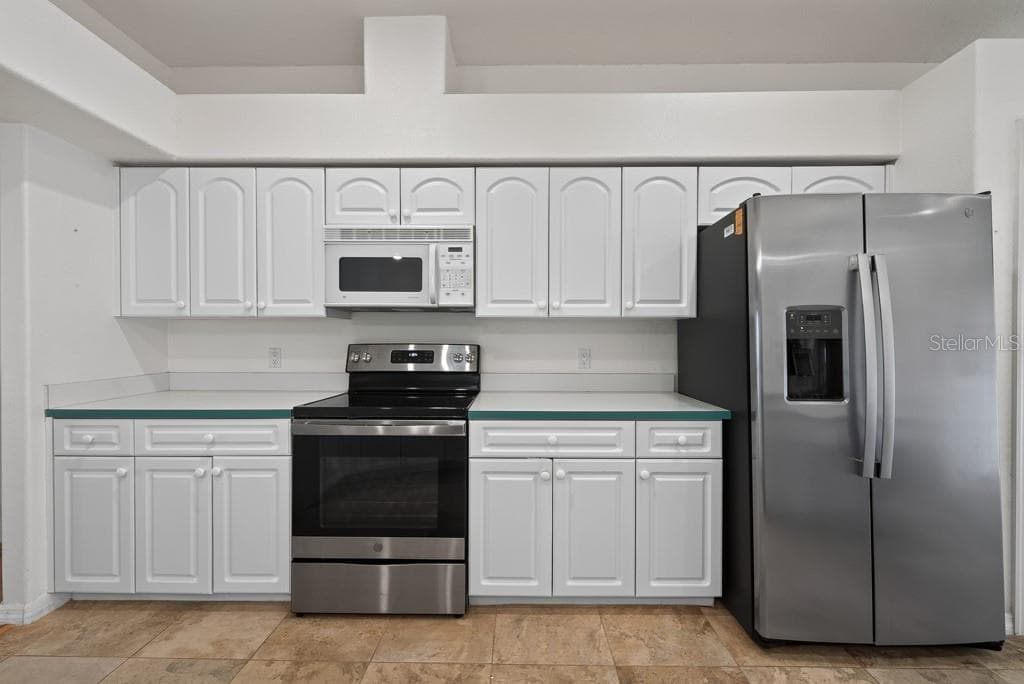 Single Family Residence at 4355 BURNBERRY GLEN CT, SPRING HILL, photo 9 of 50
