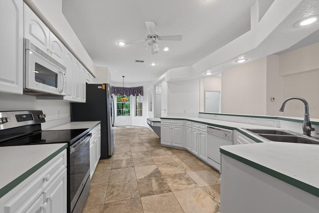 Single Family Residence at 4355 BURNBERRY GLEN CT, SPRING HILL, photo 10 of 50