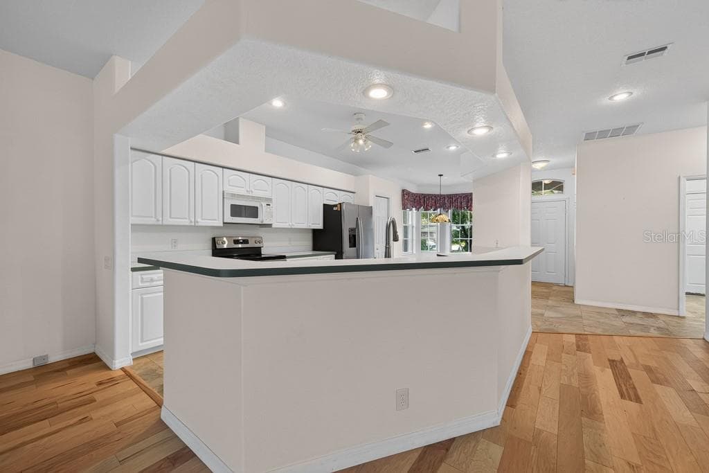 Single Family Residence at 4355 BURNBERRY GLEN CT, SPRING HILL, photo 11 of 50