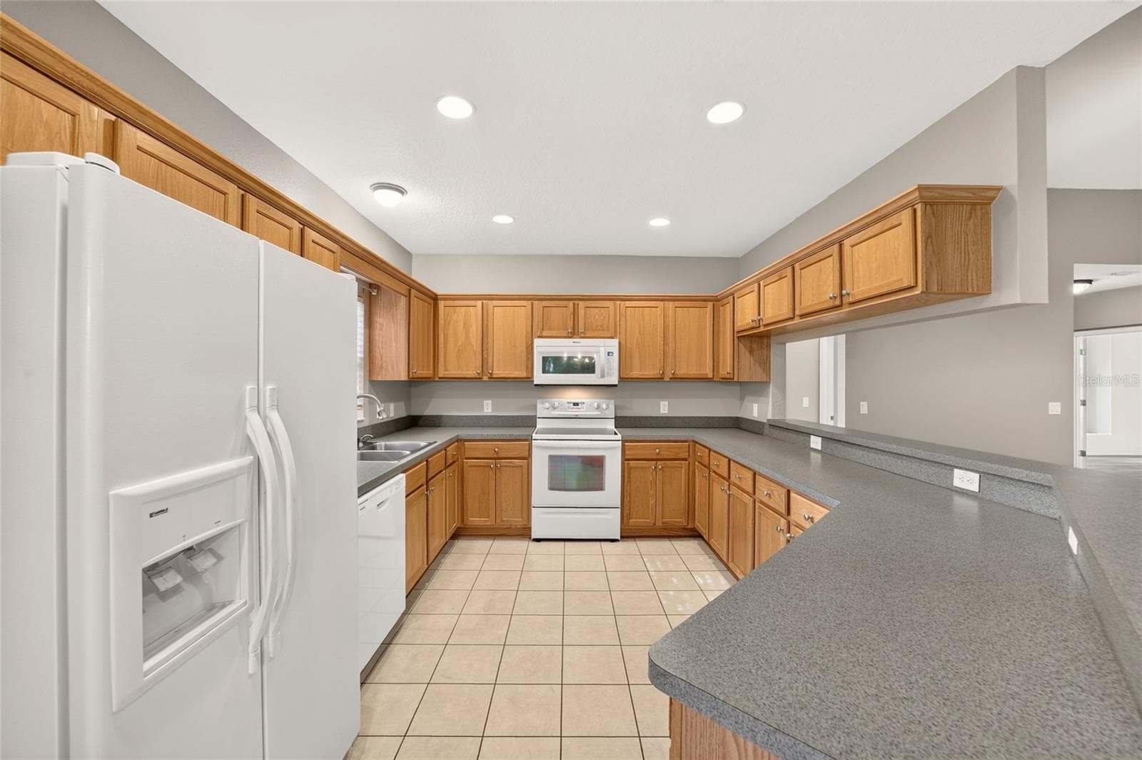 kKtchen, appliances stay - 19369 SW 100TH LOOP, DUNNELLON