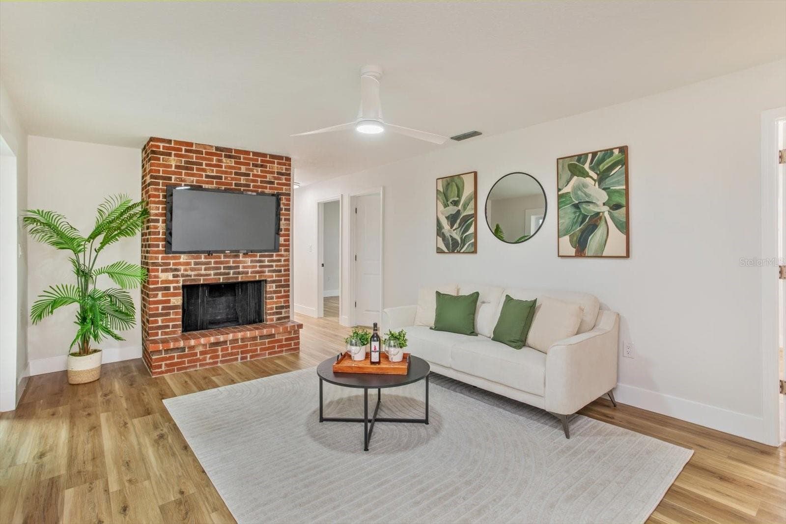Family Room with fireplace - 958 ORANGE AVE, OVIEDO