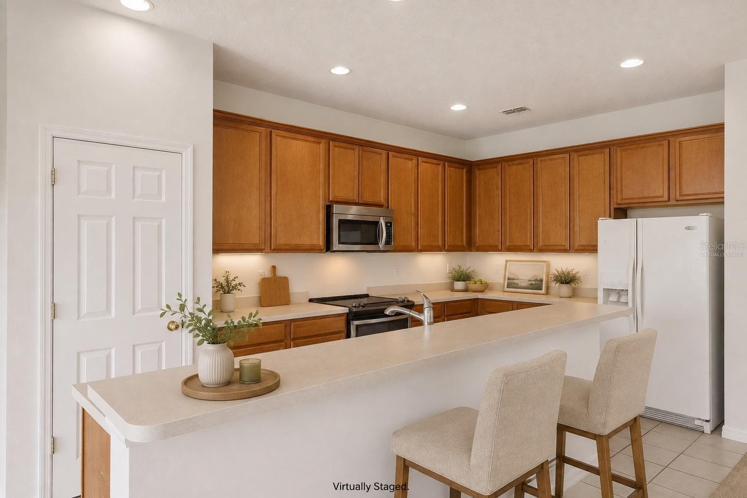 Virtually Staged Kitchen - 780 LAKEVIEW POINTE DR, CLERMONT