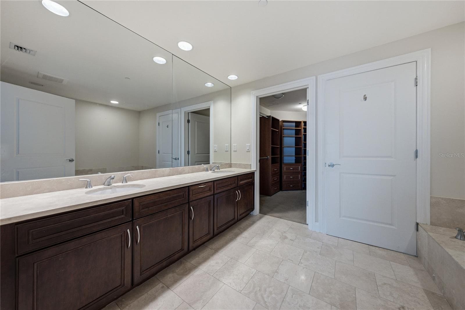 Condominium at 450 KNIGHTS RUN AVE #1103, TAMPA, photo 38 of 97