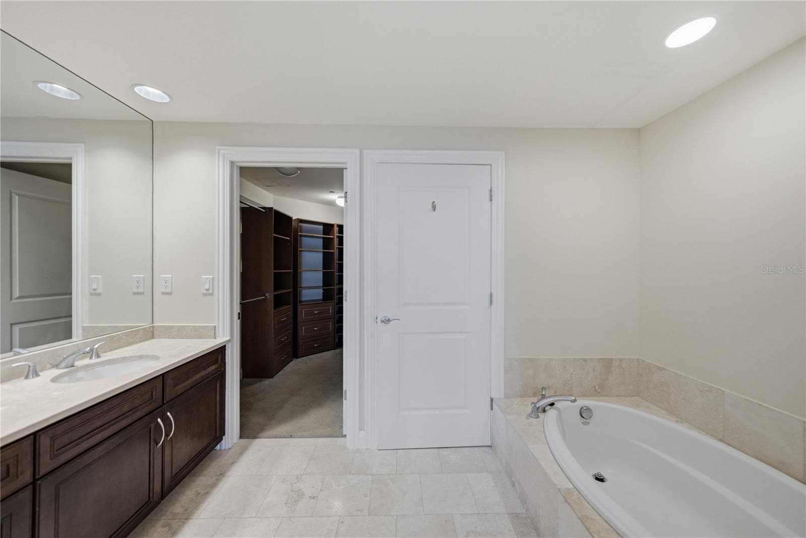 Condominium at 450 KNIGHTS RUN AVE #1103, TAMPA, photo 39 of 97