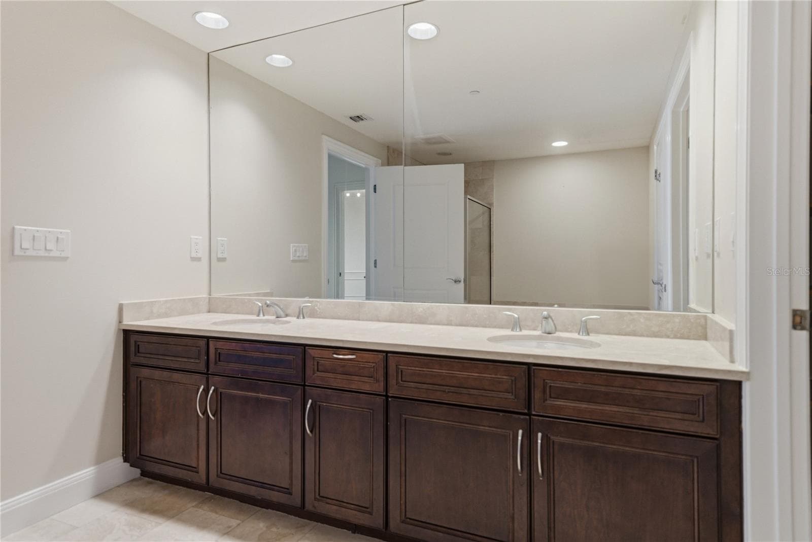 Condominium at 450 KNIGHTS RUN AVE #1103, TAMPA, photo 44 of 97